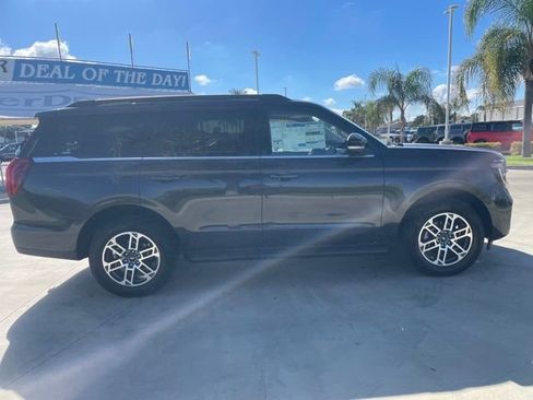 New 2025 Ford Expedition Active image 6