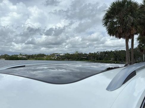 Used 2020 Volkswagen Tiguan SEL image 6