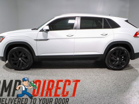 Used 2022 Volkswagen Atlas Cross Sport SE w/ Black Wheel Package AWD/4WD image 10