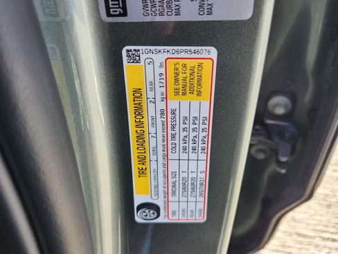 Used 2023 Chevrolet Suburban Premier image 29