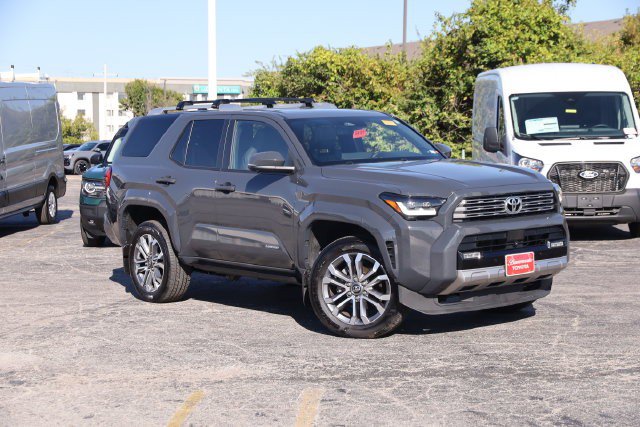 Used 2025 Toyota 4Runner Limited AWD/4WD image 2