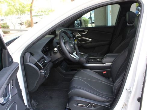 Used 2025 Acura RDX SH-AWD image 9