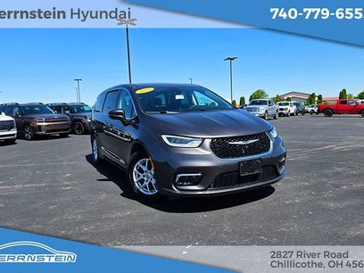 Used 2023 Chrysler Pacifica Touring-L