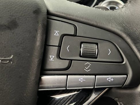 Used 2025 Cadillac XT6 Premium Luxury image 51