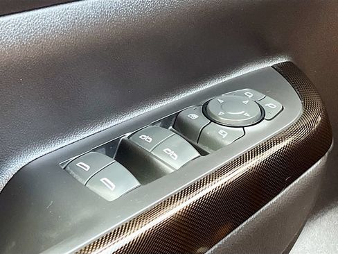 Used 2022 GMC Acadia AT4 w/ Technology Package AWD/4WD image 18