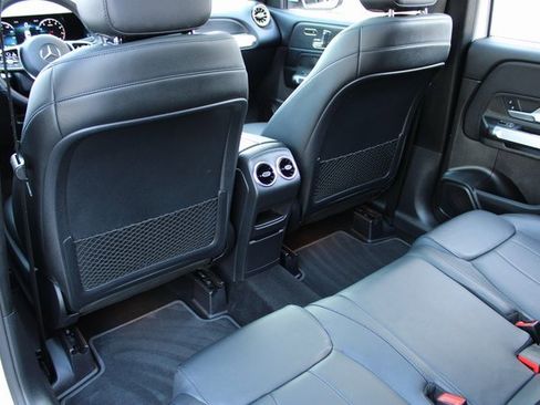 Used 2020 Mercedes-Benz GLB 250 image 11