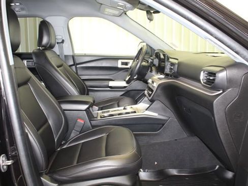 Used 2023 Ford Explorer XLT w/ Equipment Group 202A RWD image 25