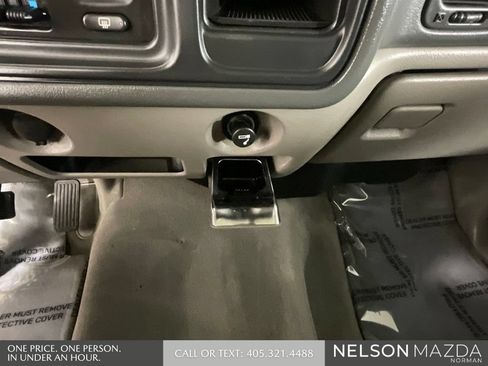 Used 2005 Chevrolet Avalanche LS w/ Onstar Plus Package AWD/4WD image 37