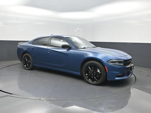 Used 2022 Dodge Charger SXT w/ Blacktop Package AWD/4WD image 38