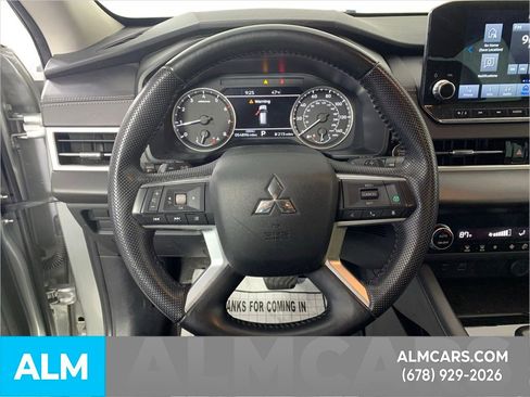 Used 2023 Mitsubishi Outlander SE Black Edition image 18