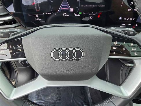 Certified 2025 Audi Q5 Premium Plus w/ Premium Plus AWD/4WD image 24