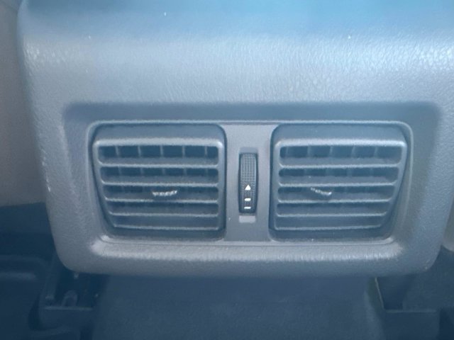 Used 2019 Toyota Camry SE w/ Audio Package FWD image 17