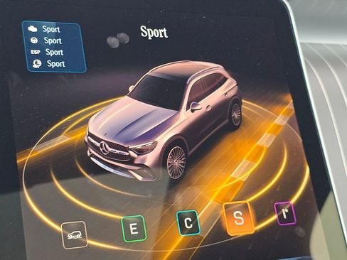 New 2026 Mercedes-Benz GLC 300 4MATIC image 32