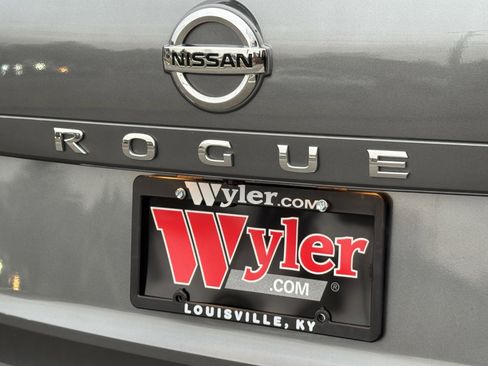 Used 2021 Nissan Rogue SV image 42