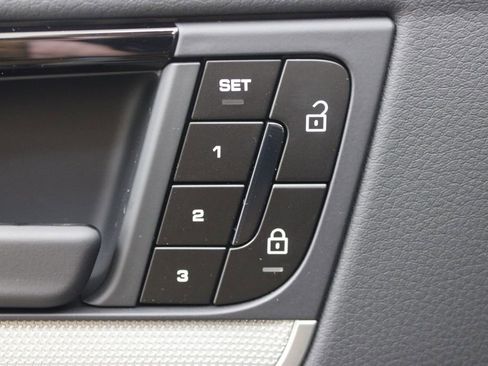 New 2026 Porsche Cayenne S image 24