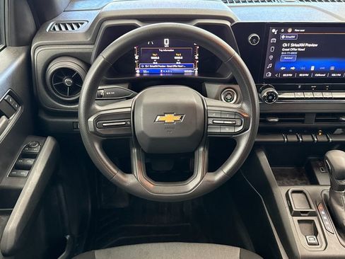 Used 2023 Chevrolet Colorado W/T image 13