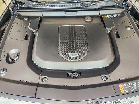 Certified 2024 Cadillac Lyriq Luxury w/ LPO, Floor Liner Package AWD/4WD image 27