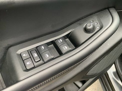 Used 2024 Jeep Grand Cherokee Altitude AWD/4WD image 17
