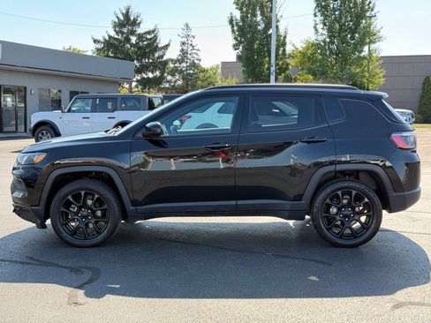 Used 2022 Jeep Compass Latitude w/ Convenience Group AWD/4WD image 7