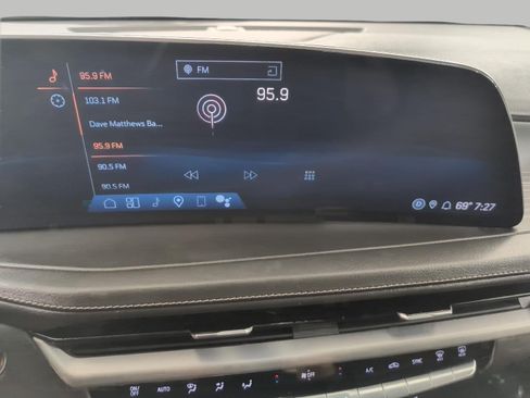 Certified 2024 Cadillac XT4 Premium Luxury AWD/4WD image 7
