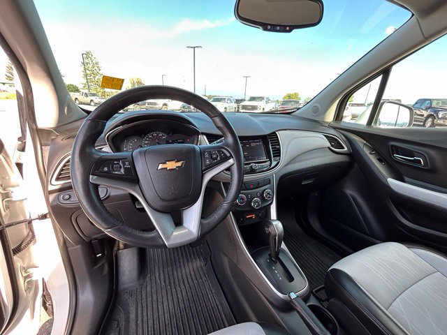 Used 2022 Chevrolet Trax LT w/ LT Convenience Package AWD/4WD image 19