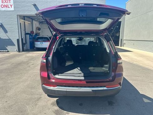 Used 2023 Jeep Grand Cherokee Laredo AWD/4WD image 24