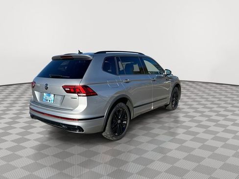 Used 2022 Volkswagen Tiguan SE R-Line image 9