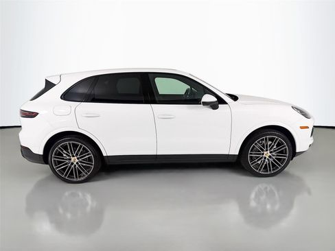 Certified 2023 Porsche Cayenne image 24