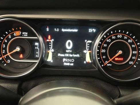 Used 2021 Jeep Wrangler Unlimited Sport AWD/4WD image 12