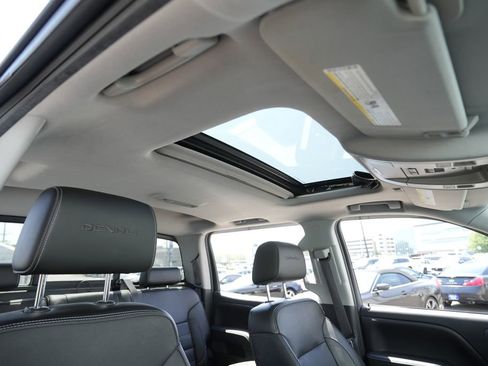 Used 2016 GMC Sierra 1500 Denali w/ Enhanced Driver Alert Package AWD/4WD image 31