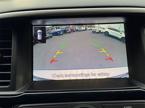 Used 2018 Nissan Pathfinder SV image 24