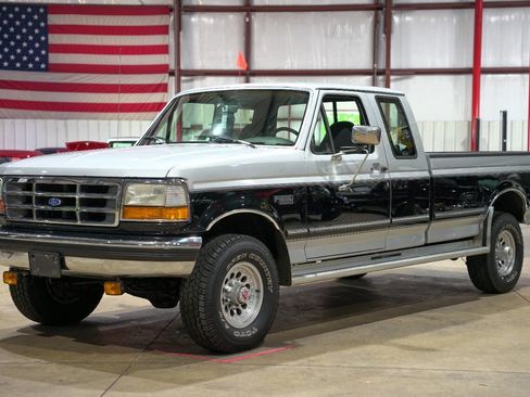 Used 1993 Ford F250 XLT image 1