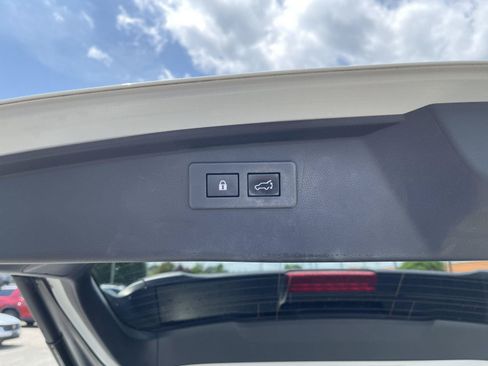 Used 2020 Subaru Outback Limited AWD/4WD image 17