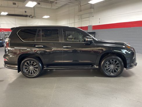 Used 2023 Lexus GX 460 Luxury w/ Sport Design Package AWD/4WD image 11