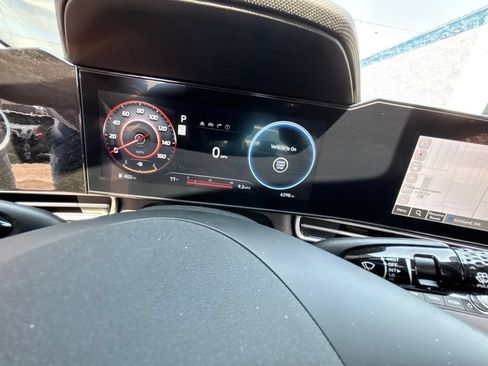 Used 2025 Hyundai Elantra SEL FWD image 9