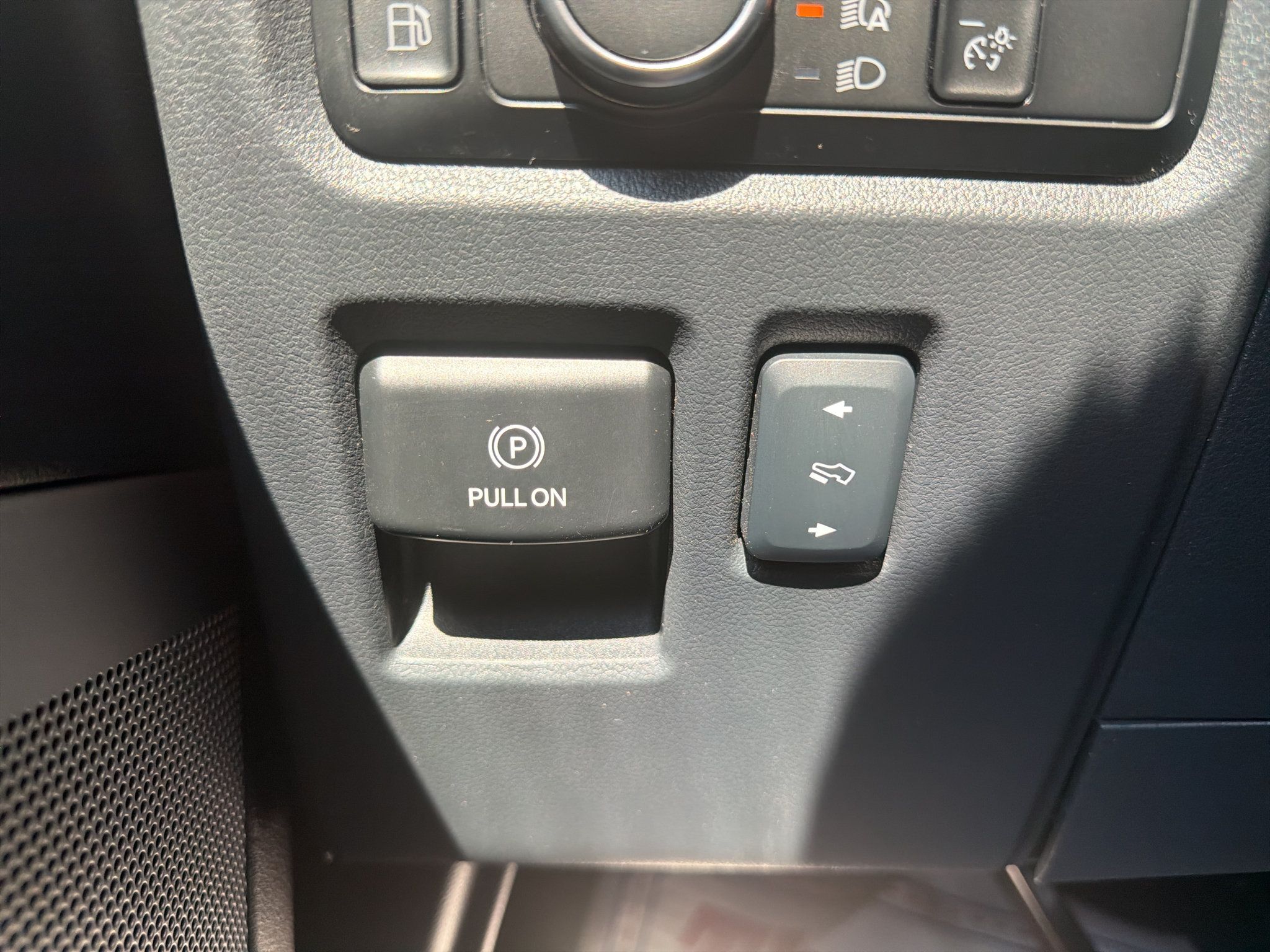 Used 2024 Ford F150 Lariat w/ FX4 Off-Road Package AWD/4WD image 37