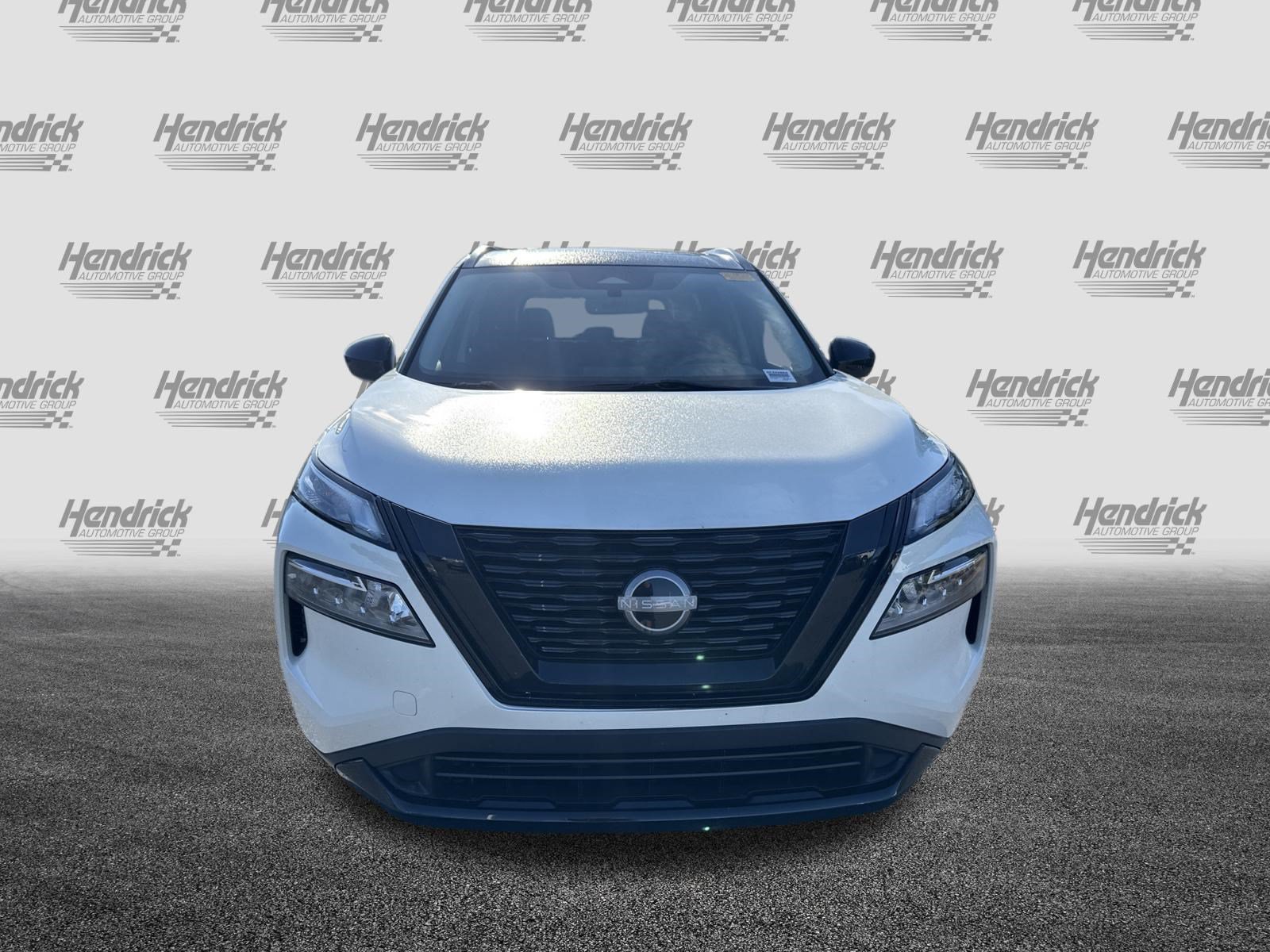 Used 2023 Nissan Rogue SV w/ SV Premium B Package FWD image 3