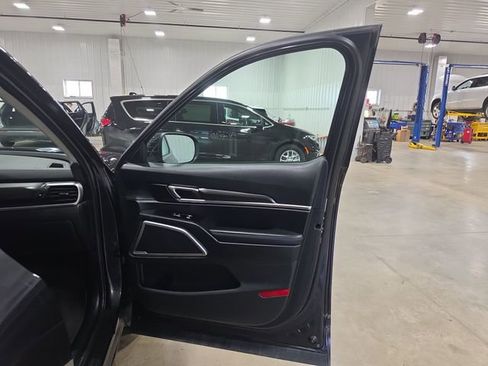 Used 2025 Kia Telluride S AWD/4WD image 30