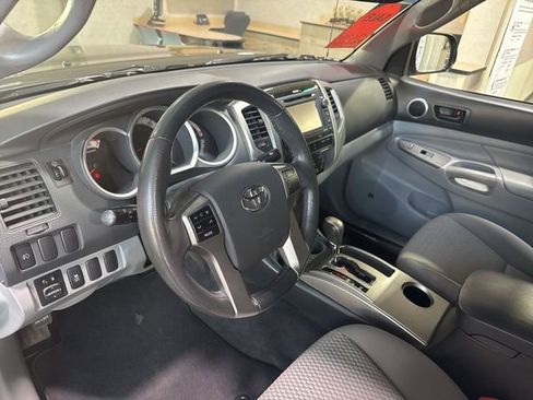 Used 2012 Toyota Tacoma PreRunner image 11