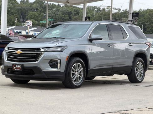 Used 2024 Chevrolet Traverse LT AWD/4WD image 3