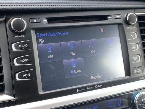 Certified 2019 Toyota Highlander XLE AWD/4WD image 21