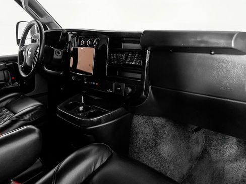 Used 2023 GMC Savana 2500 image 50