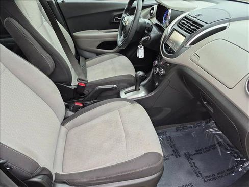 Used 2016 Chevrolet Trax LS AWD/4WD image 18