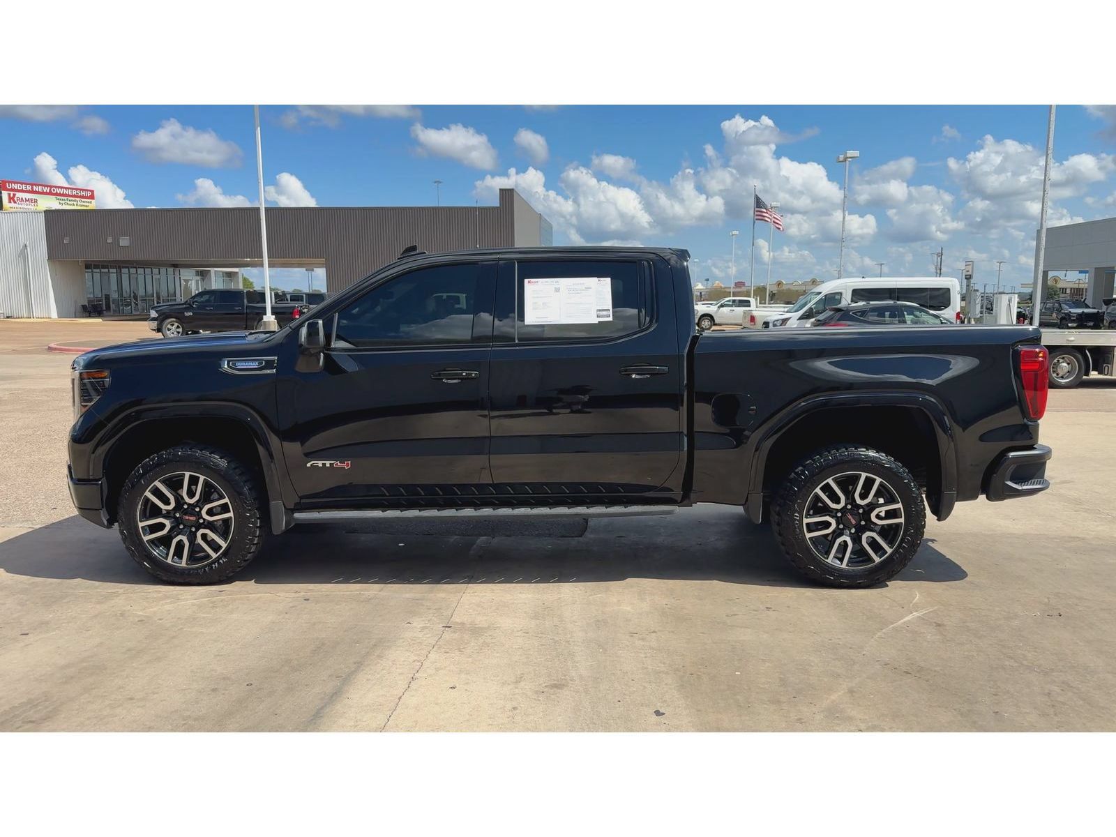Used 2025 GMC Sierra 1500 AT4 w/ AT4 Premium Package AWD/4WD image 5