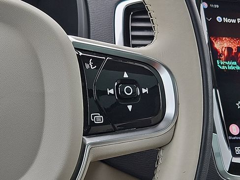 Certified 2023 Volvo XC90 B6 Plus image 23