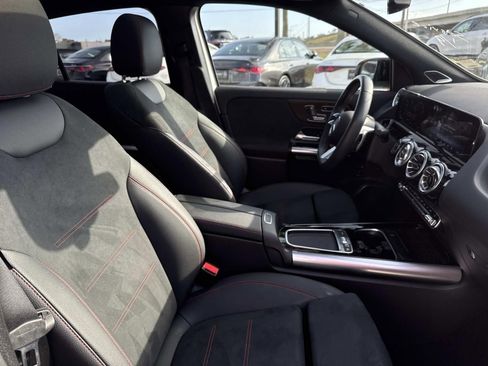 Used 2025 Mercedes-Benz GLA 250 image 12