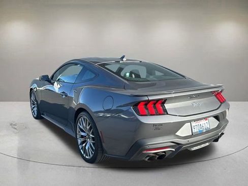 Used 2025 Ford Mustang GT Premium RWD image 4
