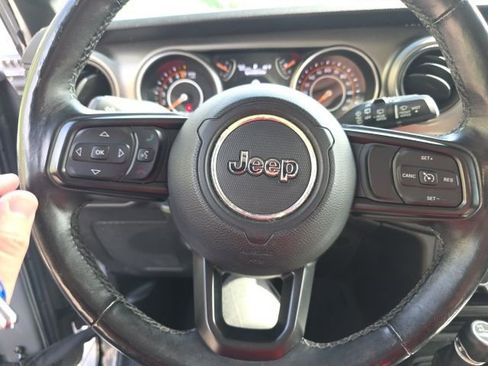 Used 2019 Jeep Wrangler Unlimited Sport S AWD/4WD image 4