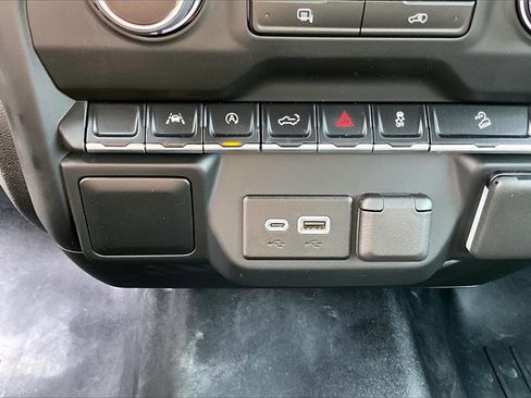 Used 2024 Chevrolet Silverado 1500 W/T w/ Z71 Off-Road Package image 33