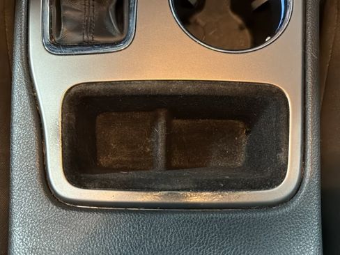 Used 2021 Jeep Grand Cherokee Laredo image 37